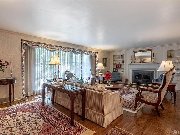 5th image of 785 E Schantz Ave