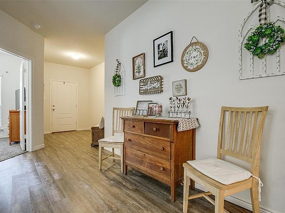 3rd image of 593 Jamestown Ln