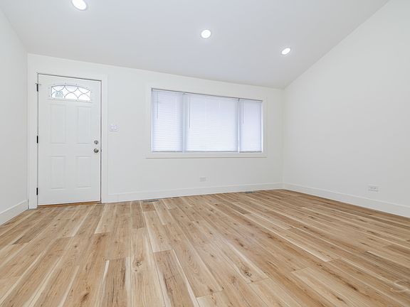 3rd image of 13240 S Riverdale Ave