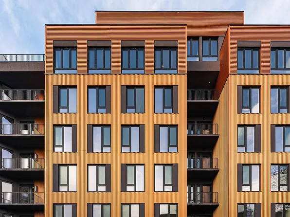 13825 Barclay Ave, Flushing, NY 11355