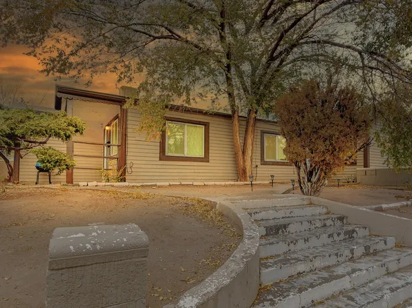 214 57th St NW, Albuquerque, NM 87105