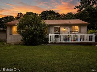 15404 Colbert St, Romulus, MI 48174