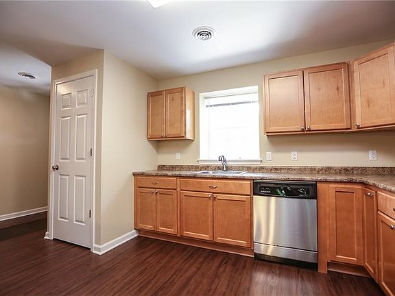3rd image of 84 High St Ste 3