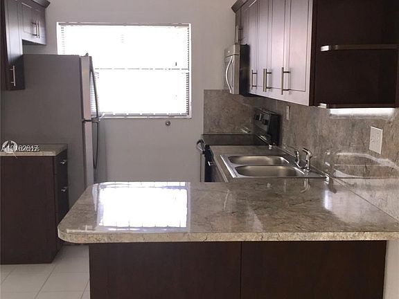 4th image of 290 W Park Dr APT 105