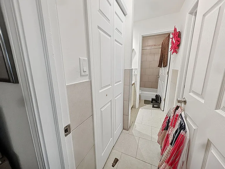 1111 W. Hollywood Ave — Photo 13