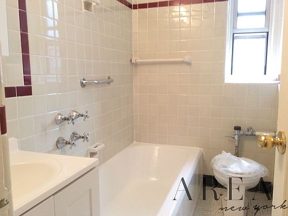 4th image of 6265 Saunders St APT 5R