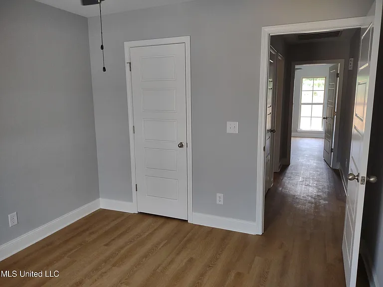599 Westfield Dr — Photo 10