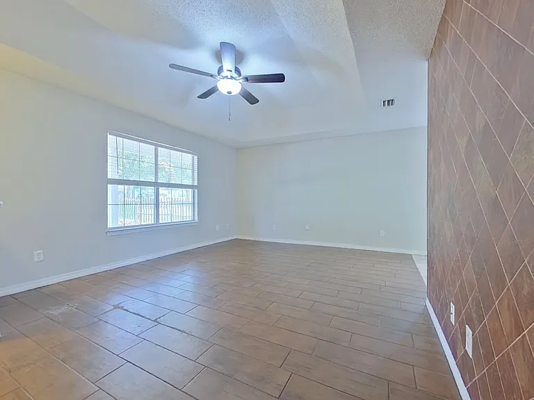 113 Oakhill Ave — Photo 3