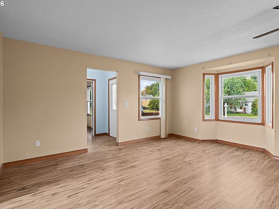 4th image of 2544 34th Ave