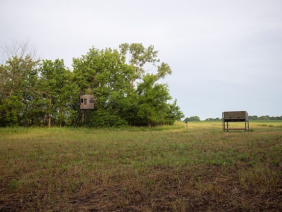 4th image of 600 Street