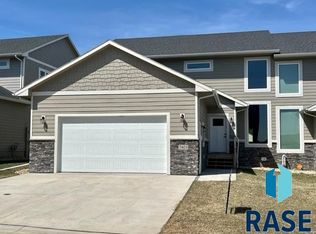 7403 S Tivoli Pl, Sioux Falls, SD 57108