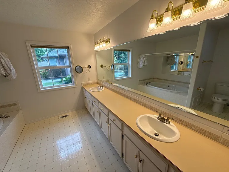 191 McLaughlin Dr — Photo 28