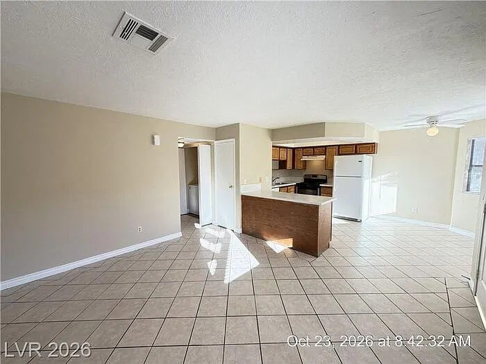 2 bed, 2.0 bath, 912 sqft, $1,195 — Photo 4