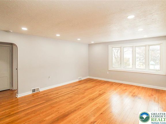 5th image of 1459 Easton Rd