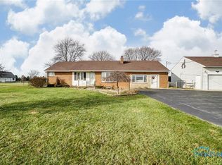 16519 Chamberlain Rd, Bowling Green, OH 43402
