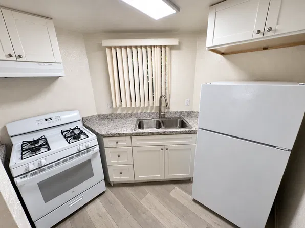 22 Dakota Dr APT C, Ventura, CA 93001