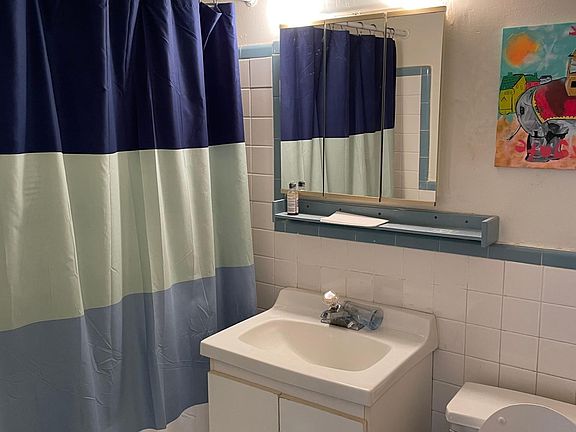 5th image of 744 Lombard St #3