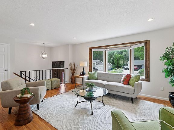5th image of 3320 Heritage Ln