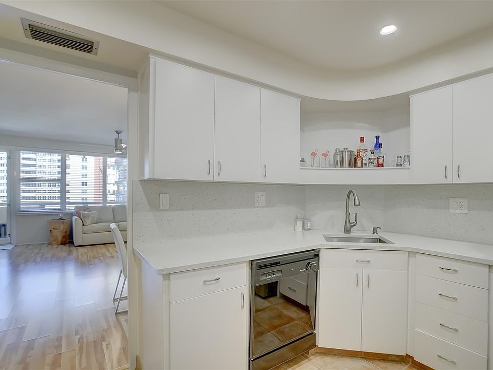1st image of 3333 NE 34th Street #718