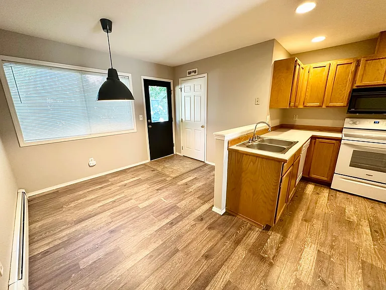 209 E 18th Ave #27 — Photo 17