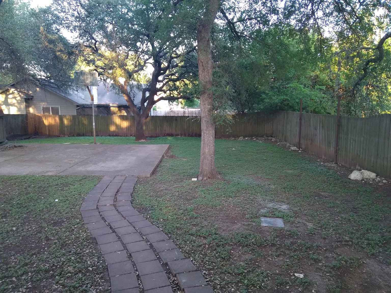 3 bed, 1320 sqft, $2,300 — Photo 4