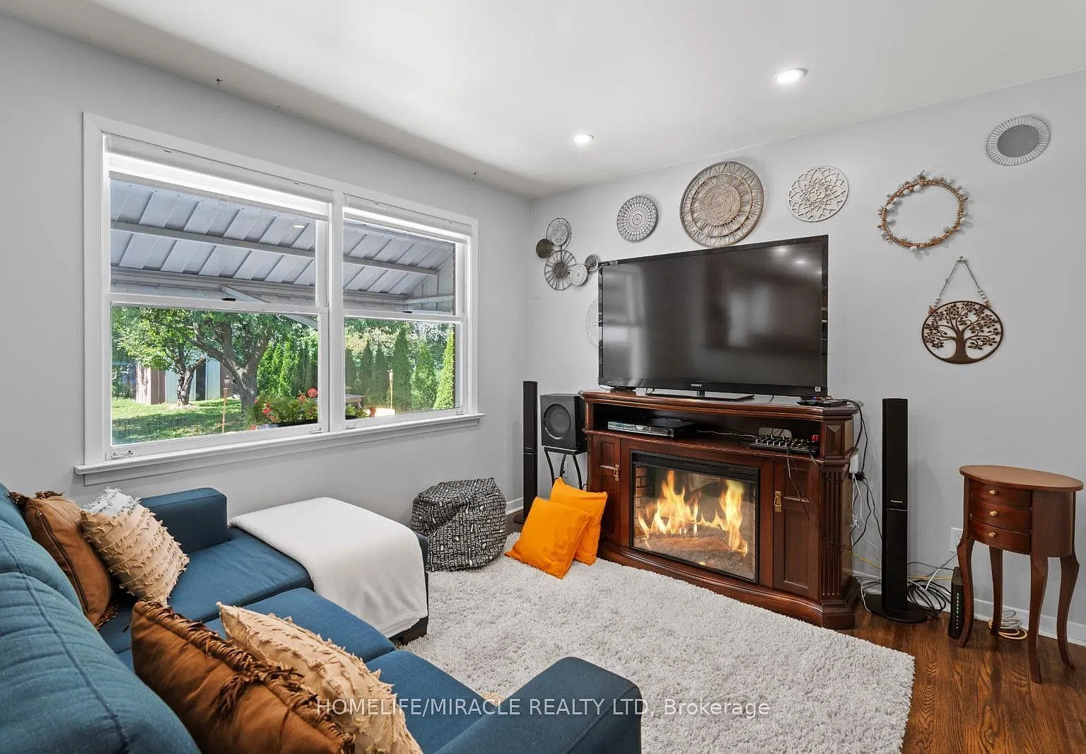 3 bed, $2,500 — Photo 2