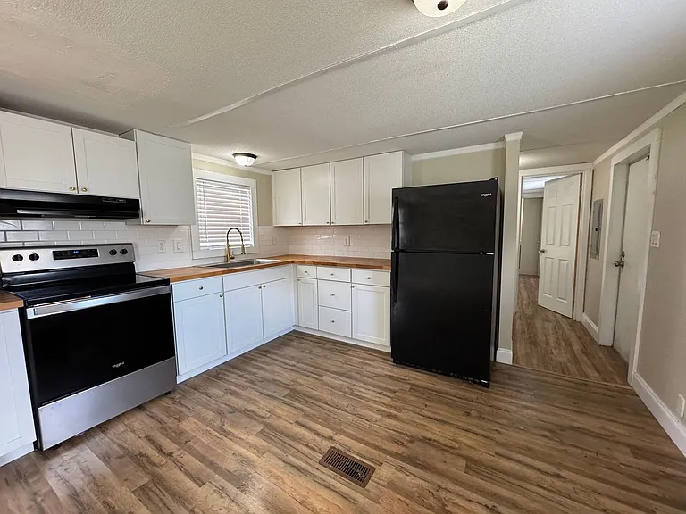 154 NW Alpata Ct — Photo 2