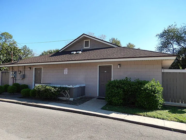 2241 W Pensacola St #48 — Photo 1