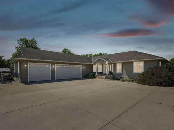 17061 236th Ct, Hutchinson, MN 55350