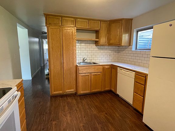 3rd image of 241 N Lieuallen St #1/2