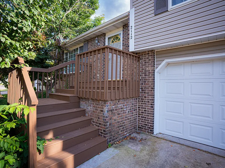 2112 Saratoga Dr — Photo 17