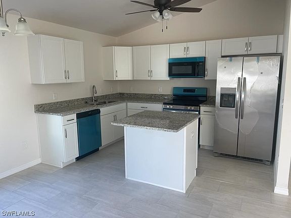 3rd image of 1013 NE 10th Terrace Cpe