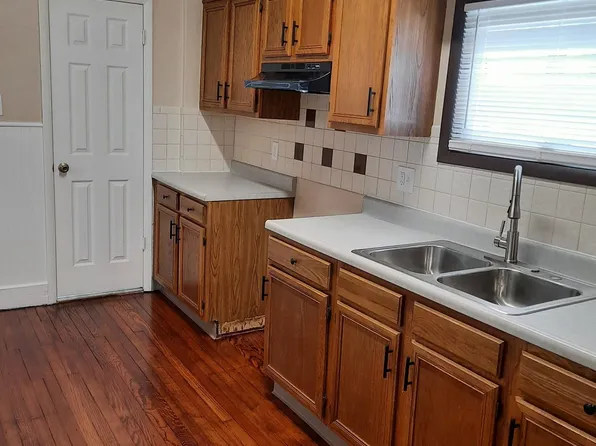 636 N Main St, Plains, PA 18705