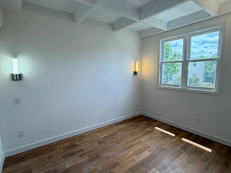 100 Chestnut St #7 — Photo 3