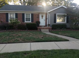 9614 Loveland St, Livonia, MI 48150
