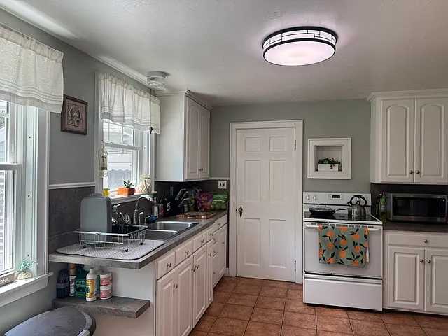 180 Washington Rd — Photo 16