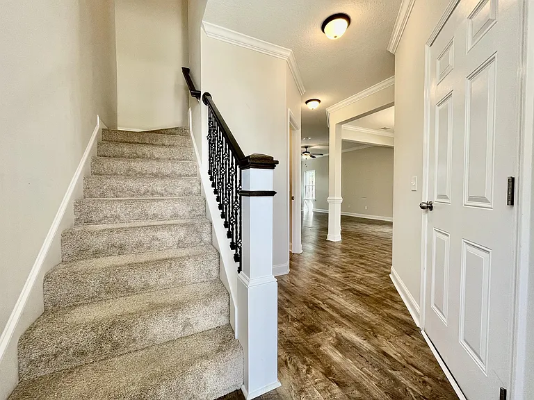 759 Fairview Cir — Photo 3