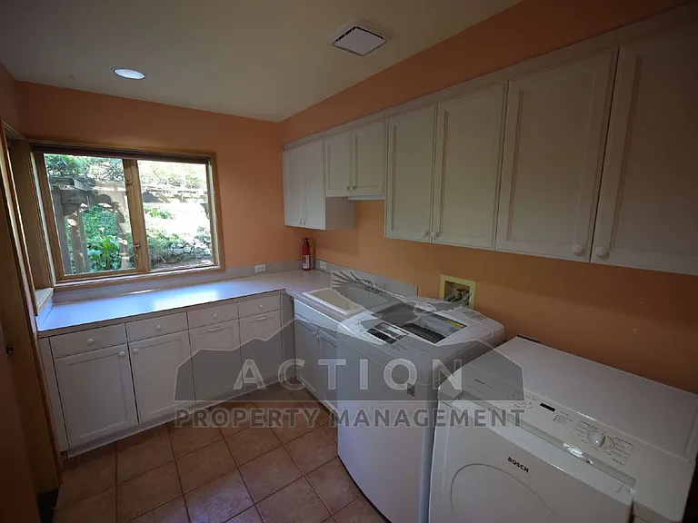 23 Karie Ct — Photo 33