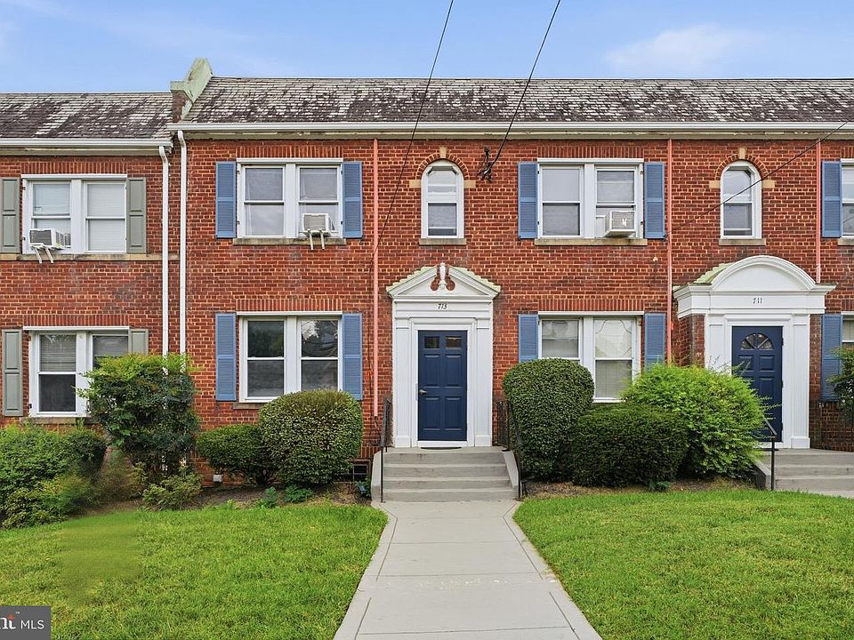 1st image of 713 Hamlin St NE #3