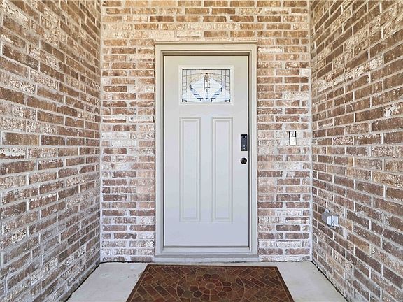 4th image of 2413 England Ln