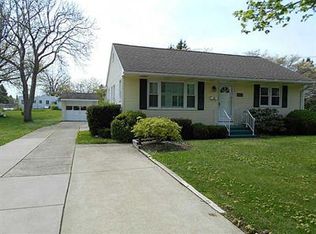 4145 W Lake Rd, Erie, PA 16505