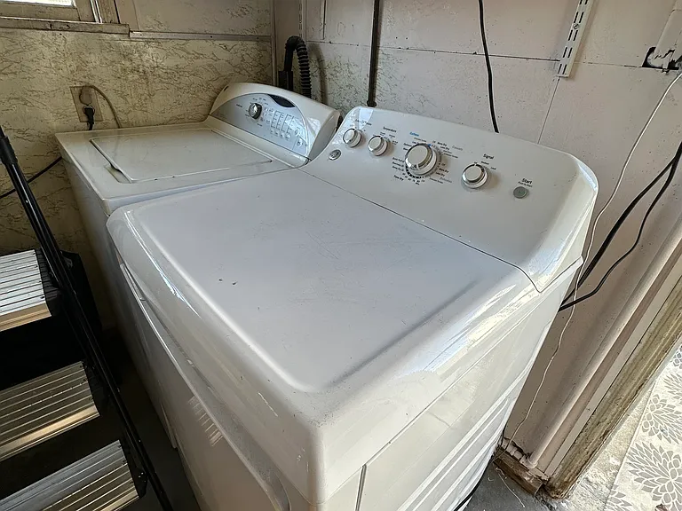 private laundry (only used by tenants) is on-site in owner's garage