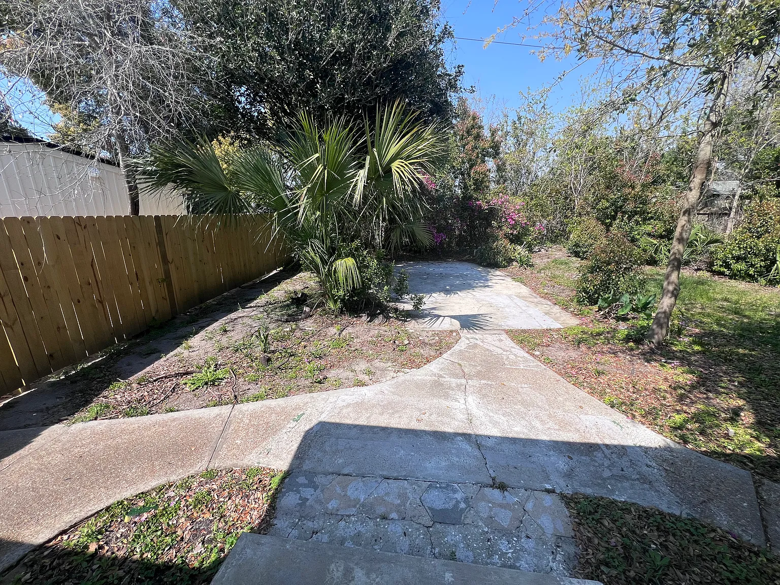 4 bed, 1591 sqft, $2,100 — Photo 3