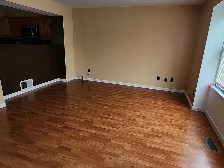 5052 Crockett Dr — Photo 8