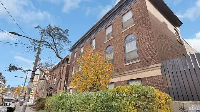 917 Saint Clair Ave W #30 — Photo 25