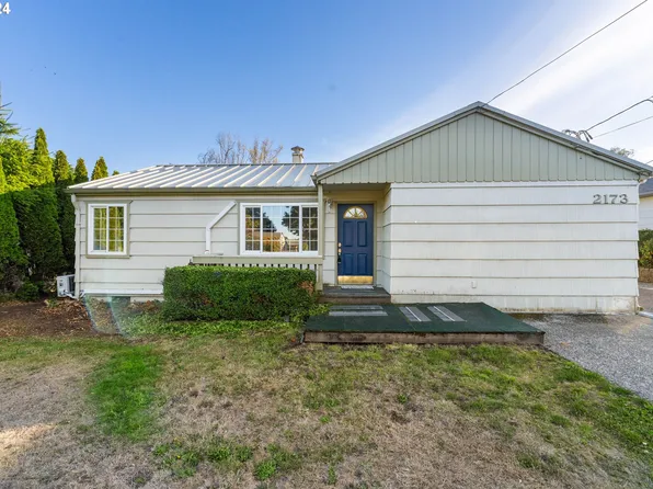 2173 Lombard St, North Bend, OR 97459