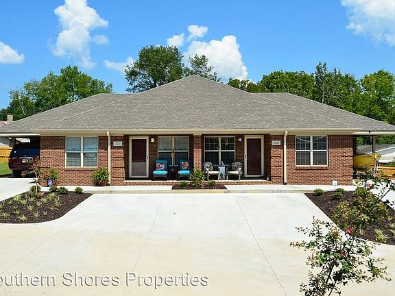 2nd image of 110 Indian Creek Dr