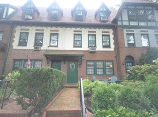 265 Burns St #1/2, Forest Hills, NY 11375