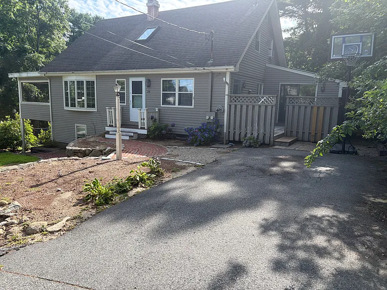 24 Quail Hollow Rd — Photo 3