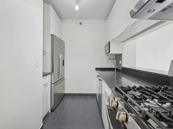 75 West End Avenue image 7 of 37